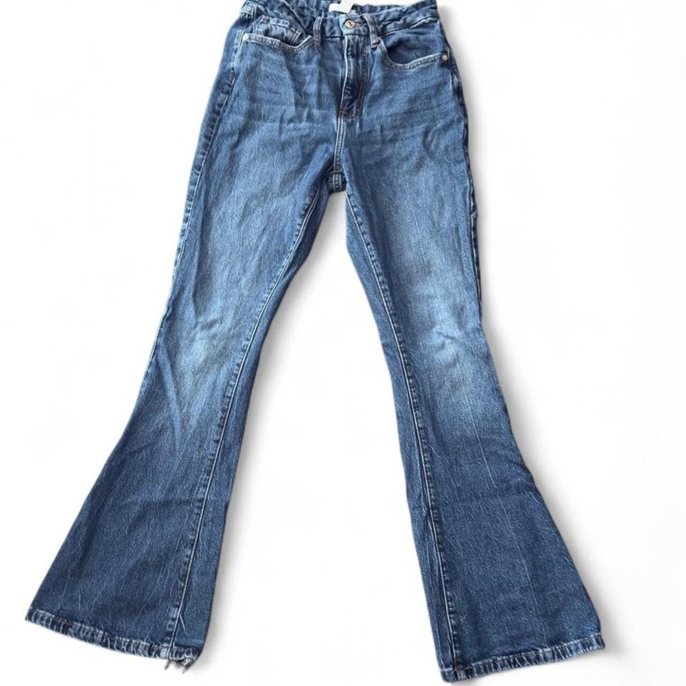Forever 21 – Women's Curved Flare Jeans – Size 26 – Medium Wash